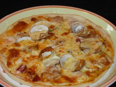 洋食イタリア　ピザ　アンファン